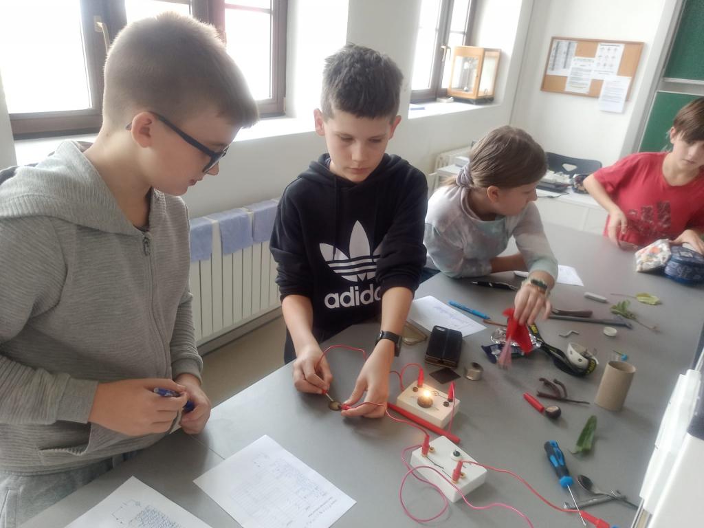 Elektrohrátky - Elektrická vodivost látek, 18. 10. 2022
