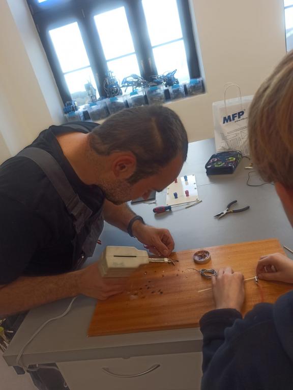 Pájíš, pájím, pájíme - Elektrohrátky, 25. 10. 2022