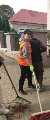 Praktické činnosti - úklid v okolí školy, 14. 10. 2022