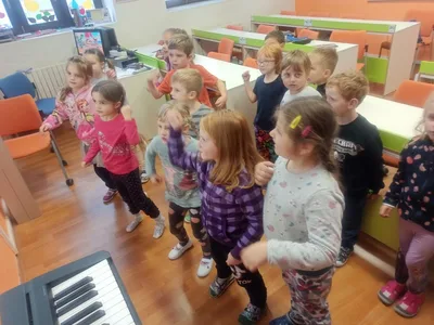 Hrátky s angličtinou - Head, Shoulders, Knees & Toes, 7. 11. 2022