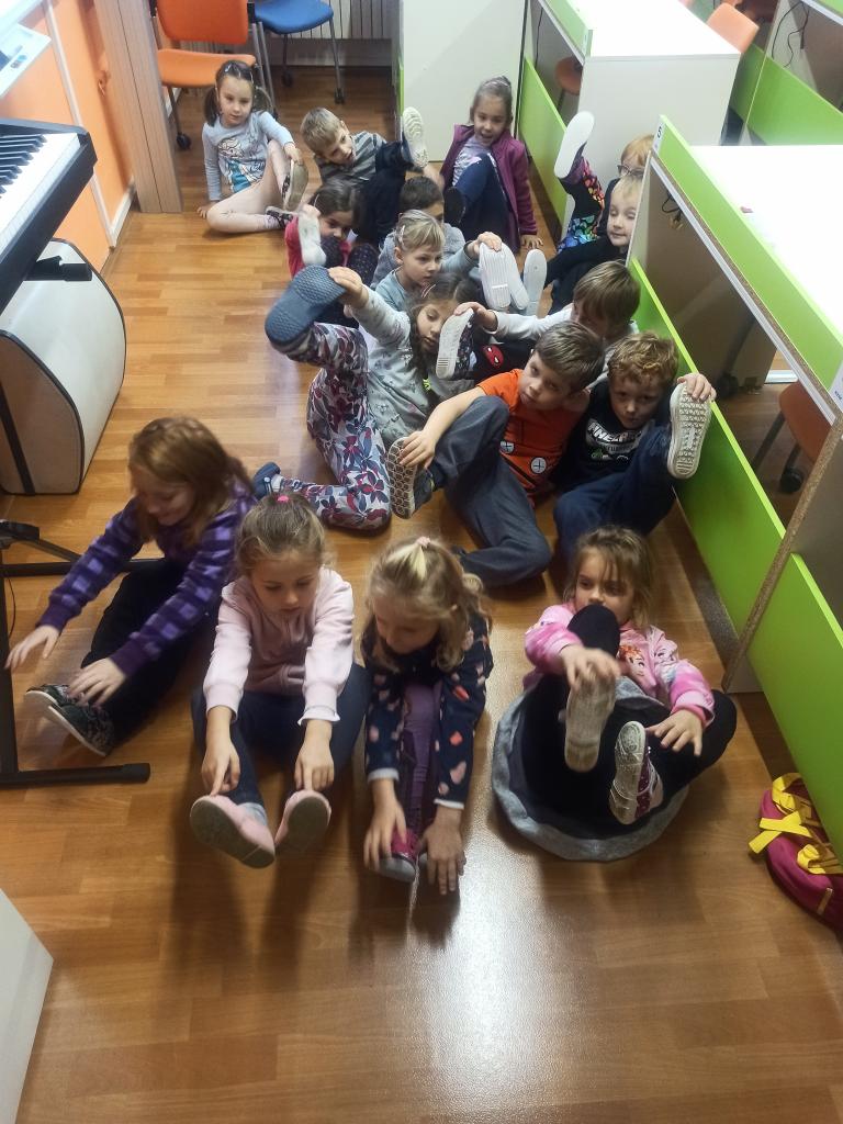Hrátky s angličtinou - Head, Shoulders, Knees & Toes, 7. 11. 2022