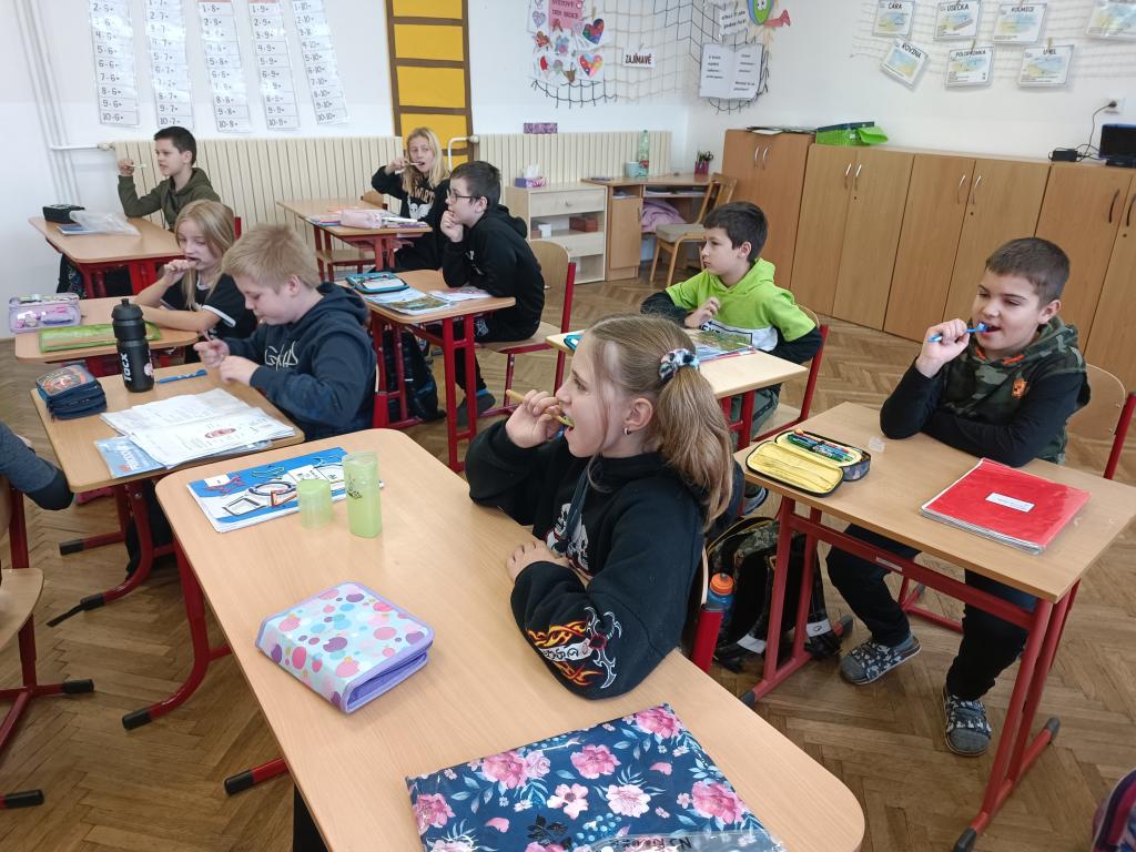 Náš svět - projektová hodina: Zdravý životní styl a zdravé zuby, 22. 11. 2022