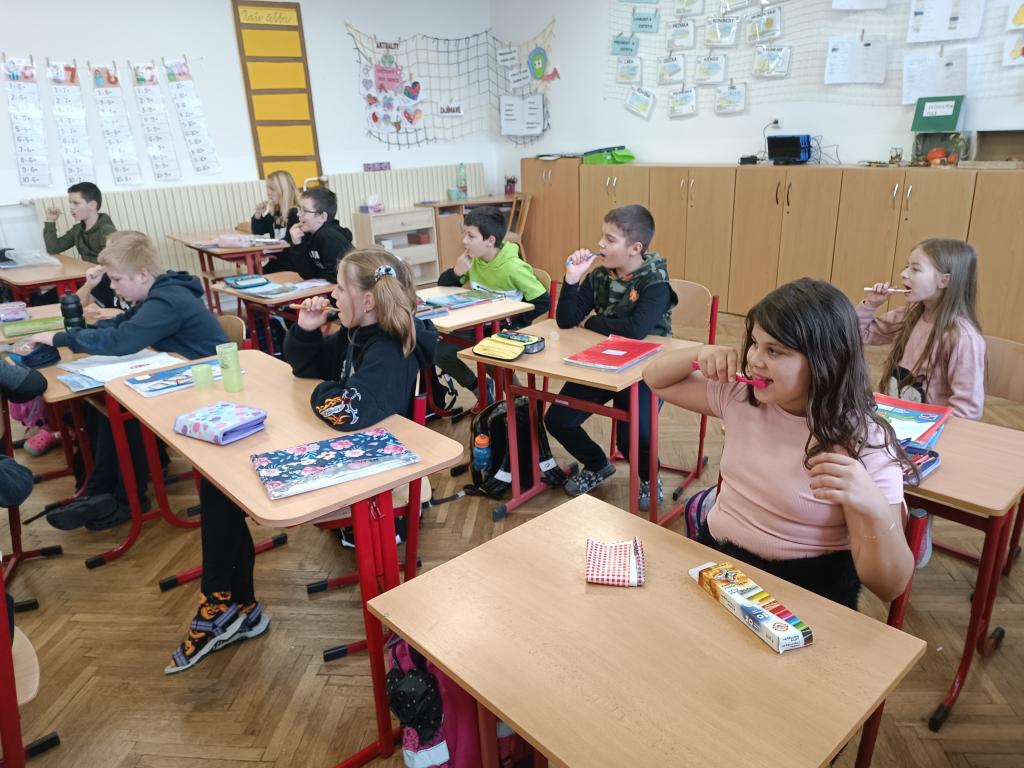 Náš svět - projektová hodina: Zdravý životní styl a zdravé zuby, 22. 11. 2022