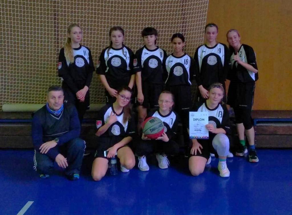 Naše žákyně získaly 3. místo v okresním finále v basketbalu., 9. 12. 2022
