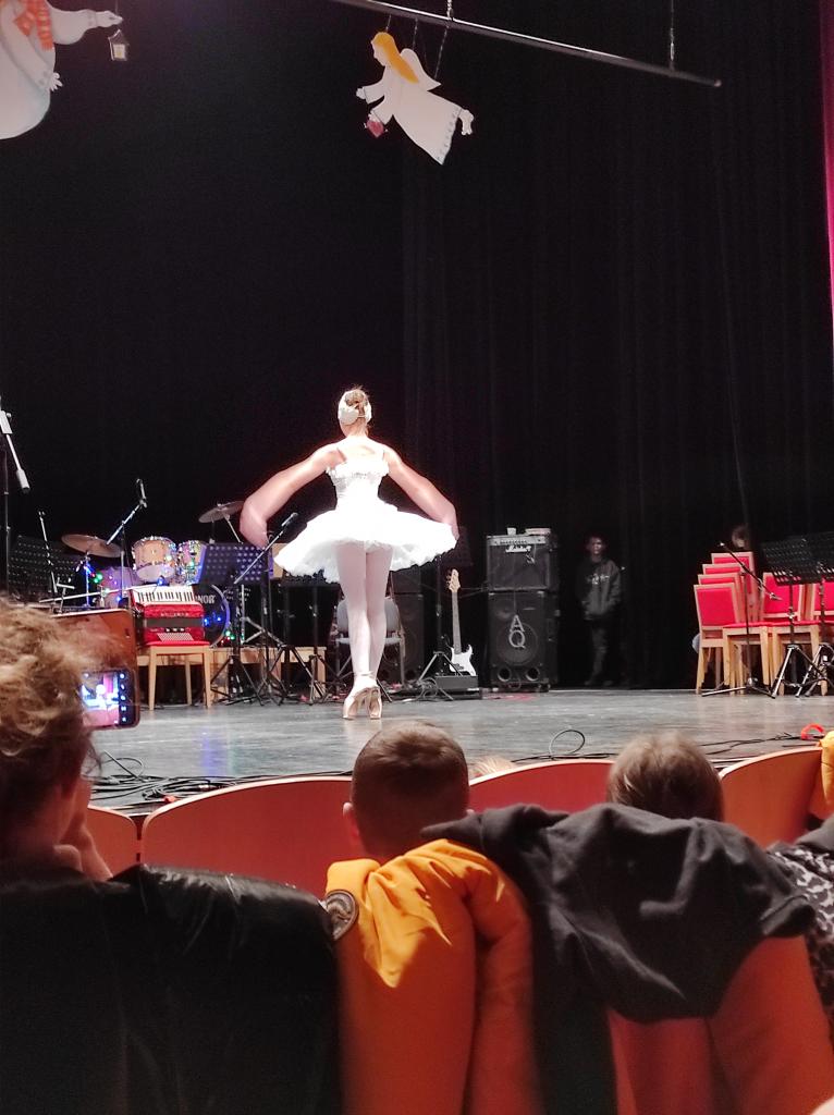 Vánoční koncert ZUŠ, 6. 12. 2022