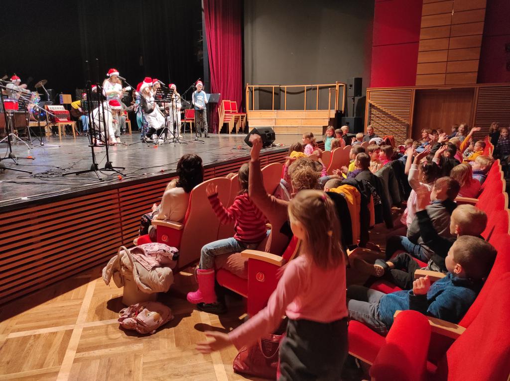 Vánoční koncert ZUŠ, 6. 12. 2022