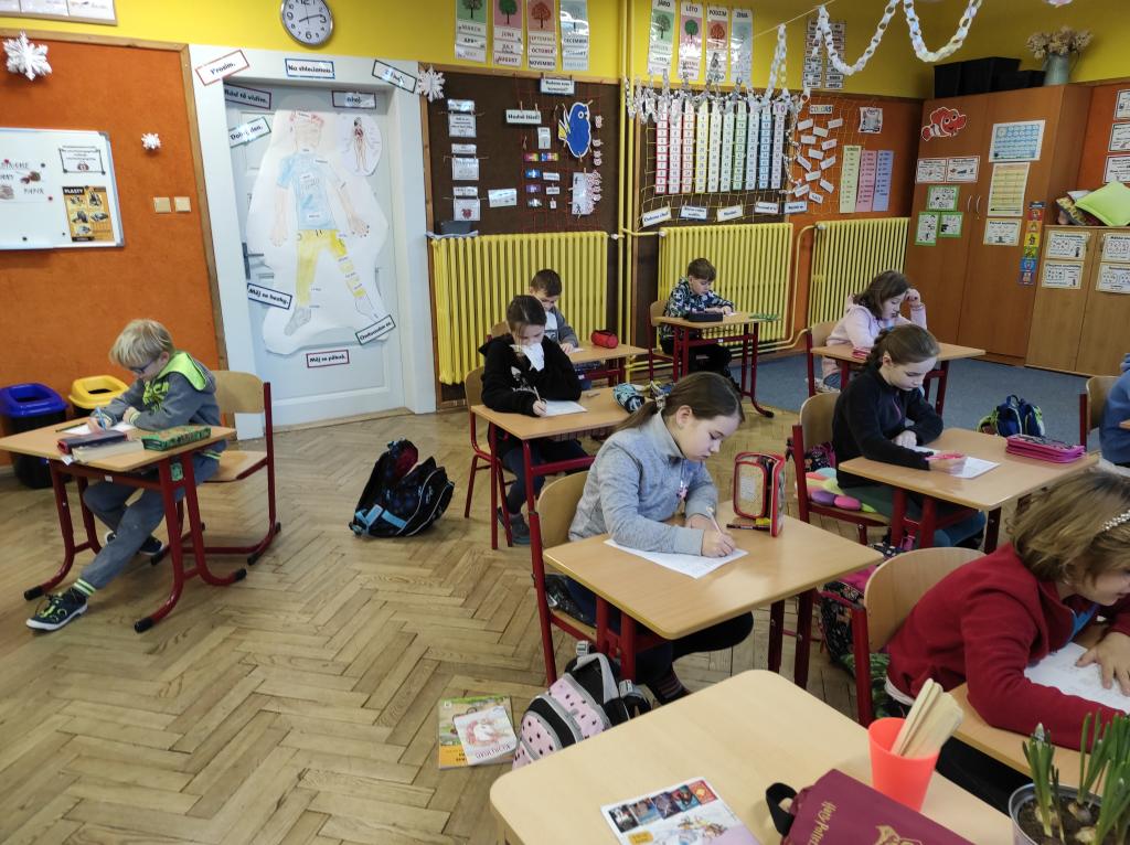 AJ - skupinová práce s pomůckami, 17. 1. 2023