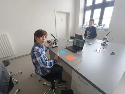 Moje první pozorování mikroskopem MŠ Osady Ležáků + 6. třída, 4. 1. 2023