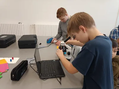 Moje první pozorování mikroskopem MŠ Osady Ležáků + 6. třída, 4. 1. 2023