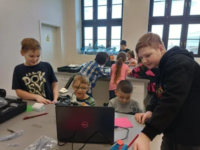 Moje první pozorování mikroskopem MŠ Poršova + 6. třída, 5. 1. 2023