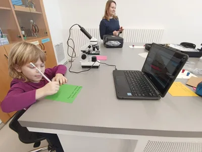 Moje první pozorování mikroskopem MŠ Poršova + 6. třída, 5. 1. 2023