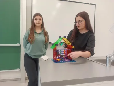 Build and describe your house, 17. 2. 2023
