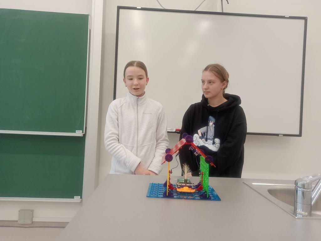 Build and describe your house, 17. 2. 2023
