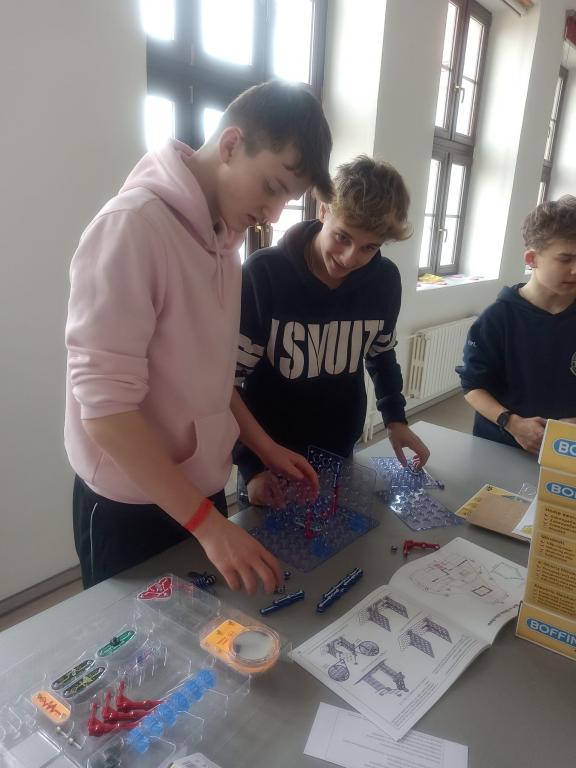 Build and describe your house, 17. 2. 2023