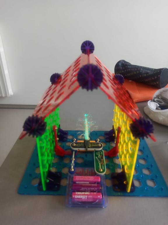 Build and describe your house, 17. 2. 2023