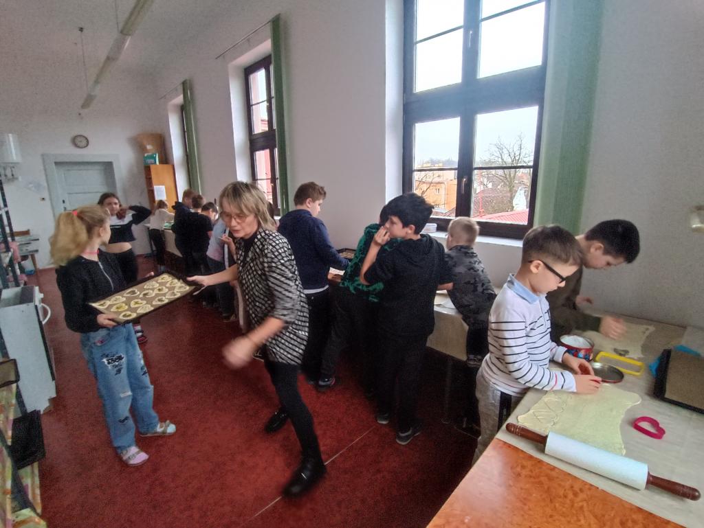 Valentýnské tvoření ve 4., 5., 7. a 9. třídě, 15. 2. 2023