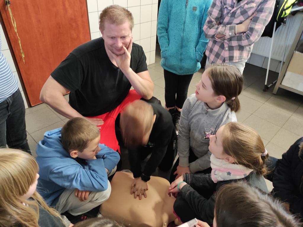 Exkurze na základnu Zdravotnické záchranné služby ve Skutči, 14. 3. 2023