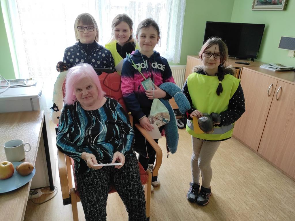 Návštěva jarní výstavy a předání velikonočních přáníček babičkám, 31. 3. 2023