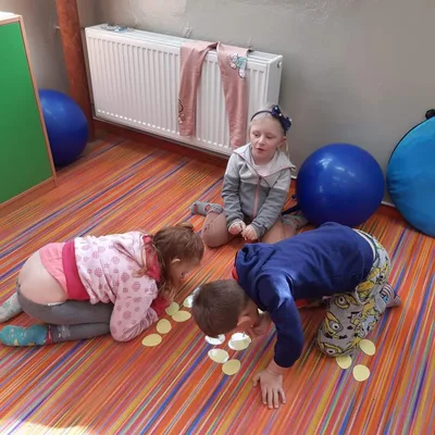 Přípravná třída - přenášíme vajíčka brčkem, 30. 3. 2023