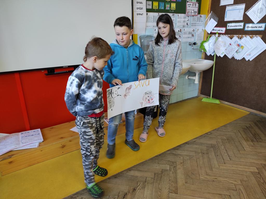 Savci - skupinová práce s knihami a tablety, 14. 4. 2023