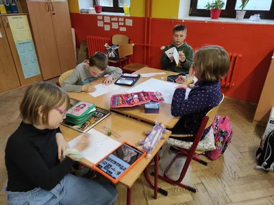 Savci - skupinová práce s knihami a tablety, 14. 4. 2023