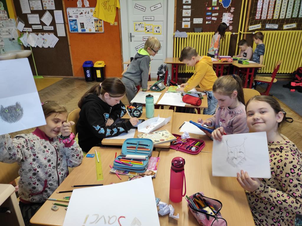 Savci - skupinová práce s knihami a tablety, 14. 4. 2023
