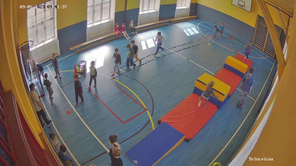 Děti dětem - se sedmou třídou v tělocvičně, 9. 5. 2023
