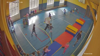 Děti dětem - se sedmou třídou v tělocvičně, 9. 5. 2023