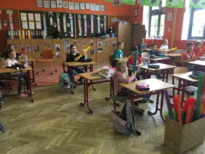 HV - dechová cvičení, hra na boomwhackers, taneček, 18. 5. 2023
