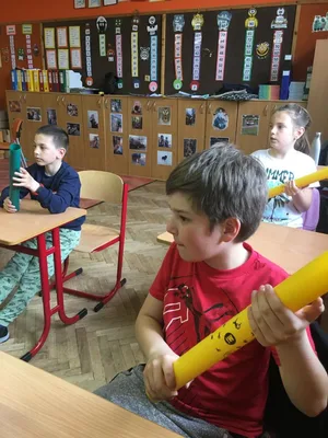 HV - dechová cvičení, hra na boomwhackers, taneček, 18. 5. 2023