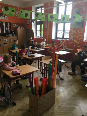 HV - dechová cvičení, hra na boomwhackers, taneček, 18. 5. 2023