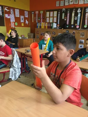 HV - dechová cvičení, hra na boomwhackers, taneček, 18. 5. 2023