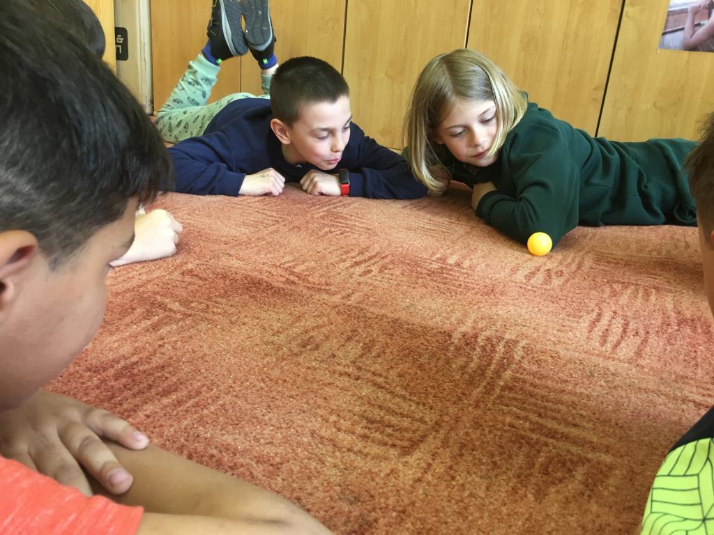 HV - dechová cvičení, hra na boomwhackers, taneček, 18. 5. 2023