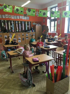 HV - dechová cvičení, hra na boomwhackers, taneček, 18. 5. 2023