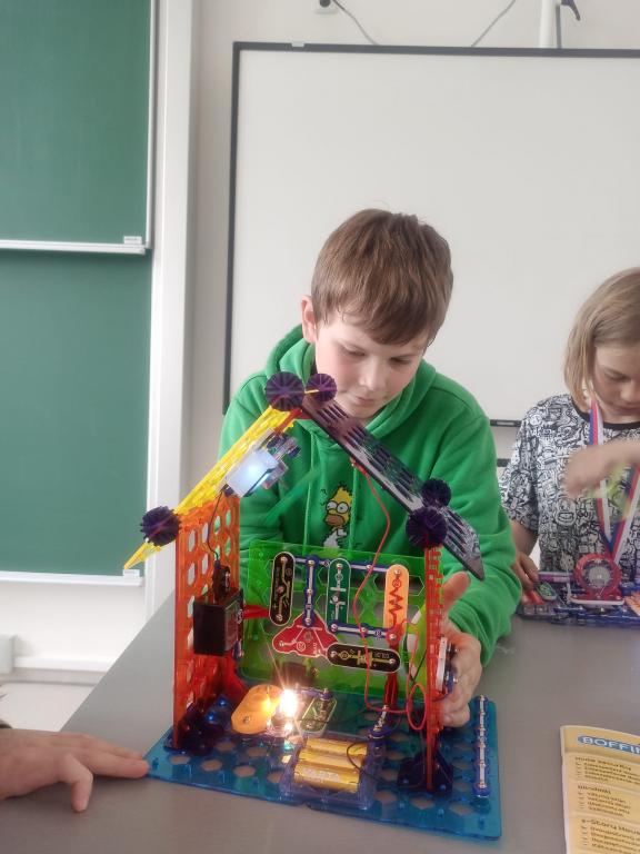 Prezentace vyrobených modelů - elektrohrátky nejsou jenom o hrátkách, ale i terminologii, 16. 5. 2023