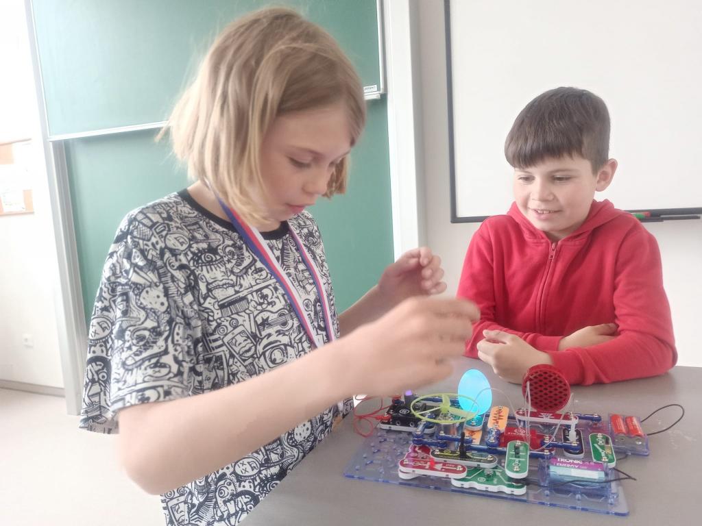 Prezentace vyrobených modelů - elektrohrátky nejsou jenom o hrátkách, ale i terminologii, 16. 5. 2023