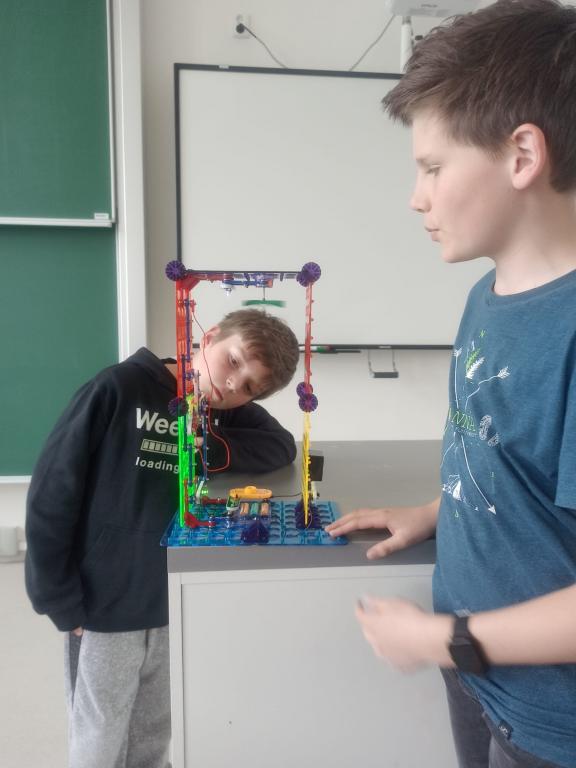 Prezentace vyrobených modelů - elektrohrátky nejsou jenom o hrátkách, ale i terminologii, 16. 5. 2023