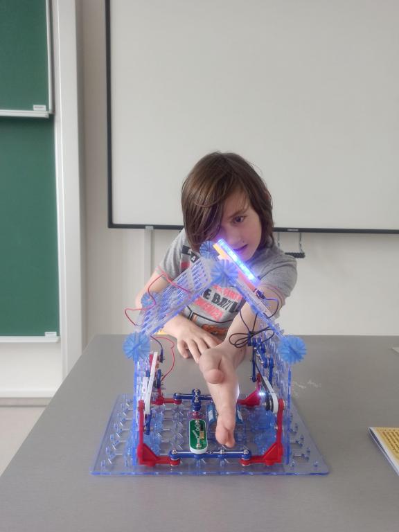 Prezentace vyrobených modelů - elektrohrátky nejsou jenom o hrátkách, ale i terminologii, 16. 5. 2023