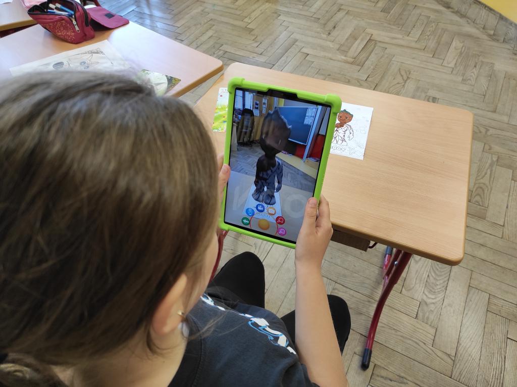 Tablety a 4D karty ve 3.B, 16. 5. 2023
