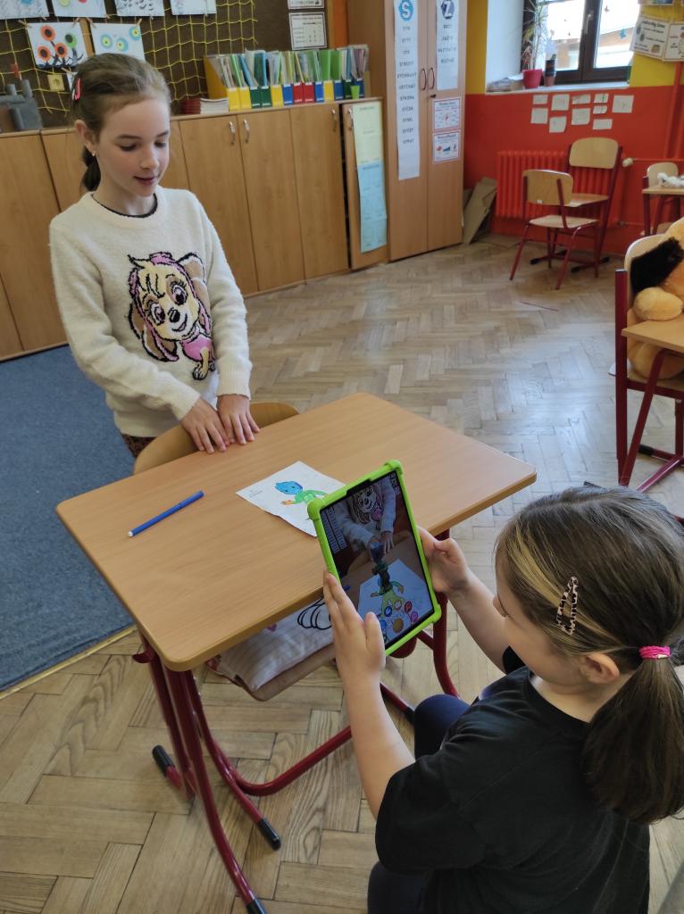 Tablety a 4D karty ve 3.B, 16. 5. 2023