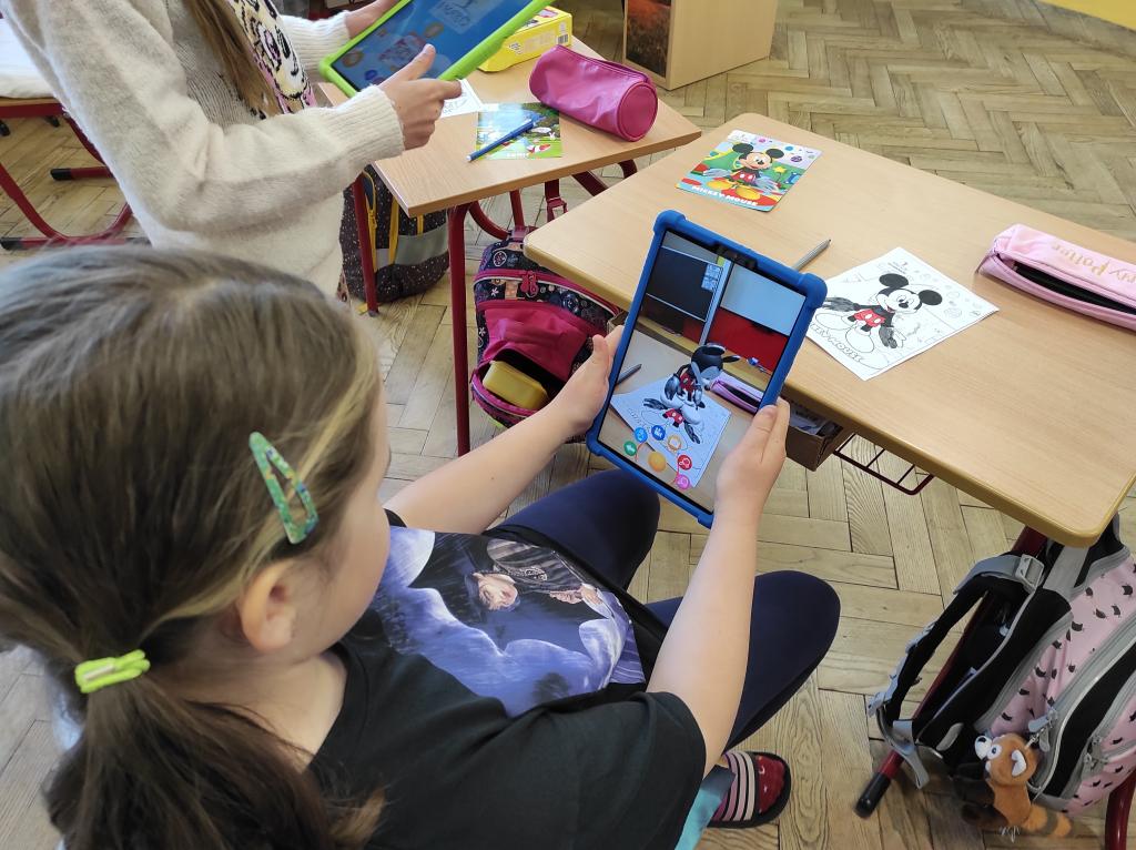 Tablety a 4D karty ve 3.B, 16. 5. 2023