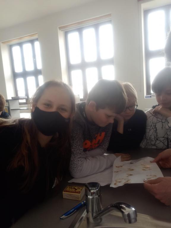 Tajný vzkaz (papír, mléko, oheň) - elektrohrátky, 2. 5. 2023