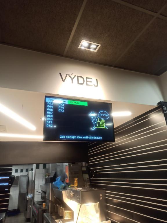 "podešťová" noční procházka Pardubicemi...aneb Adélka má narozeniny, 27. 6. 2023