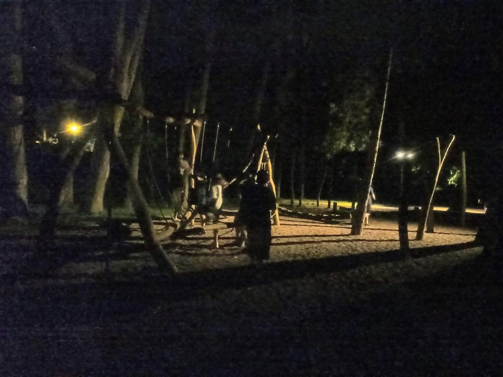"podešťová" noční procházka Pardubicemi...aneb Adélka má narozeniny, 27. 6. 2023