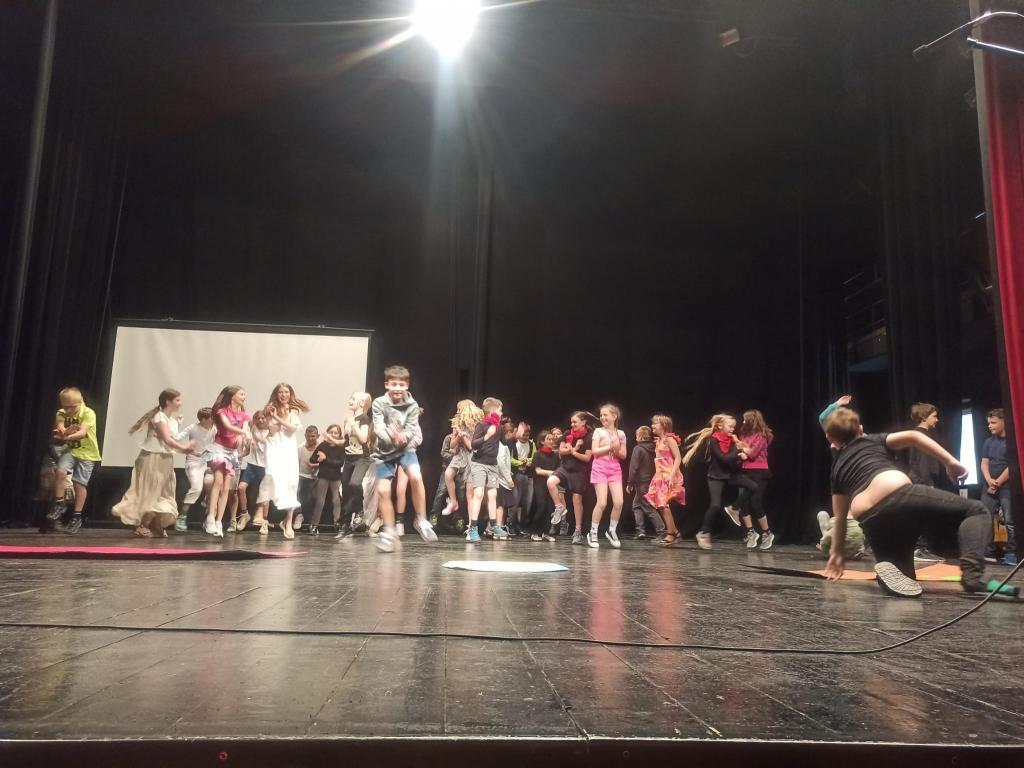 Školní akademie - Letem světem, 15. 6. 2023