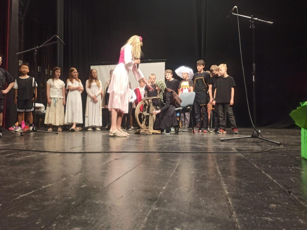 Školní akademie - Letem světem, 15. 6. 2023