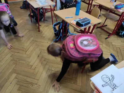 AJ - Hra Turn into - měníme se ve zvířata a zároveň procvičujeme množné číslo, 26. 9. 2023