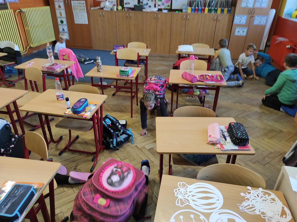 AJ - Hra Turn into - měníme se ve zvířata a zároveň procvičujeme množné číslo, 26. 9. 2023