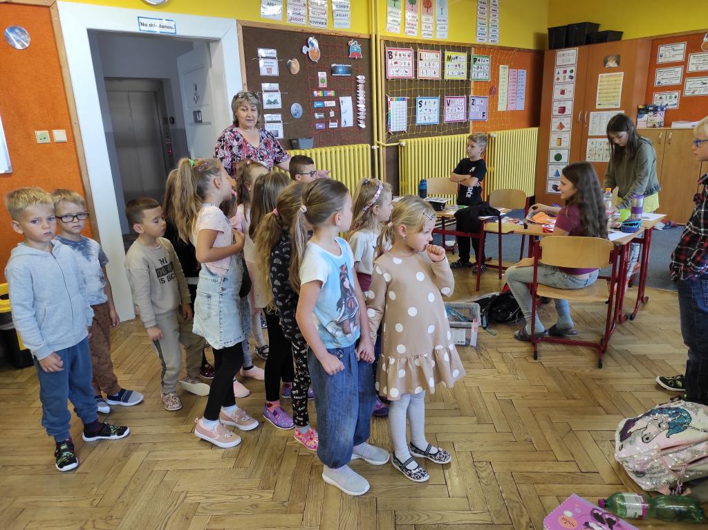 Naše prázdniny - koláž, prezentace; návštěva prvňáčků, 5. 9. 2023