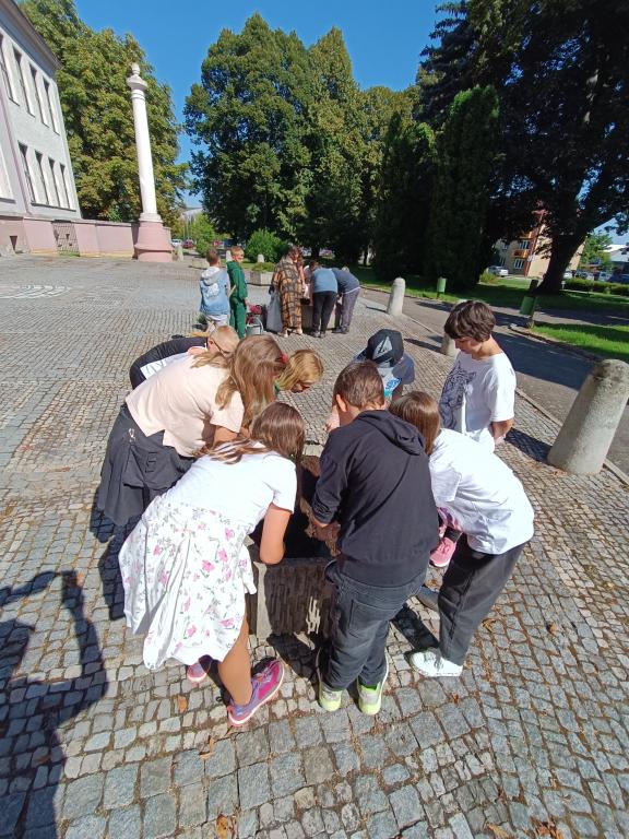 Sázíme  a zkrášlujeme okolí školy, 6. 9. 2023